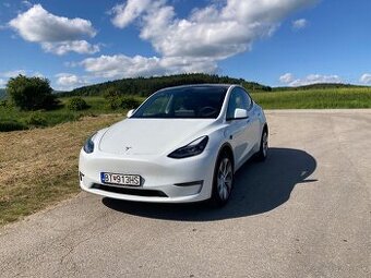 Tesla Model Y 03/2023 DualMotor + ťažné (Tesla Y Berlin)
