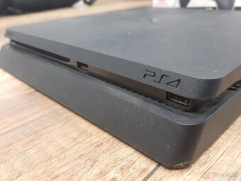 Playstation 4 Slim + Nový ovládač.