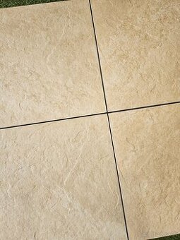 Dlažba aj na terče 60x60x2cm vzhľad pieskovec, protišmyk