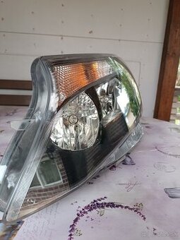 Mercedes Vito - ľavé predné svetlo