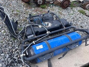 VW Passat B6 1.4tsi CNG nádrže + benzinová nádrž