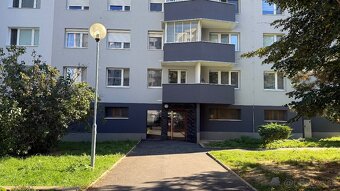 Novozrekonštruovaný priestranný 3 izbový byt, Bratislava-DNV