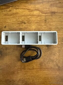 DJI avata 2 - nabíjaci hub