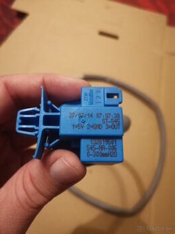Predám analógovy tlakový spínač Electrolux - 1
