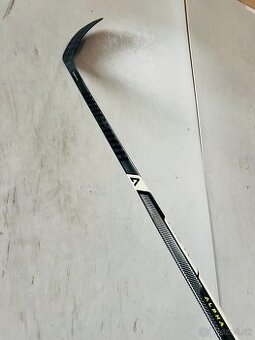 Predám hokejku Warrior Alpha LX3T SR nová - 1