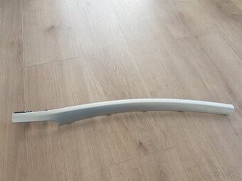 Predám novú dekoratívnu lištu do palubovky Superb 2