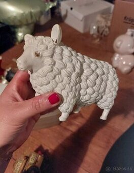 Retro umelá hračka ovca