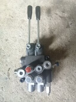 Hydraulicky rozvádzač, dvojsekčny, malotraktor, traktor