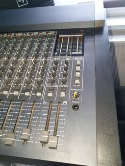 Roland M-24E Mixážny pult