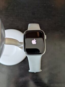 Apple Watch Series 8 – 45 mm Silver Aluminum