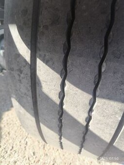 Predam navesove gumy 3ks 385/65 r22.5 - 1