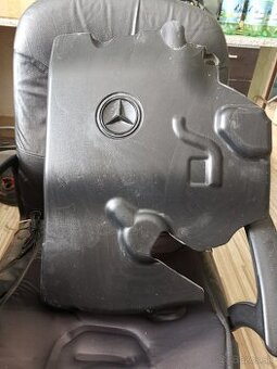 Mercedes kryt motora