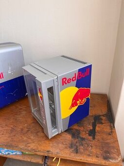 Predám chladničky Redbull