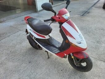 Skuter peugeot speedake 50