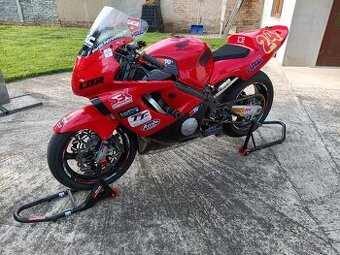 Okruhovka Honda CBR 600 f4