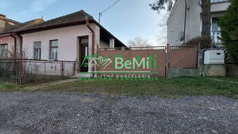 Predaj - starší rodinný dom v obci Radošina - ID 118-12-LUGU