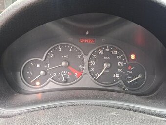 Peugeot 206 budíky.