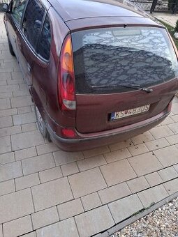 nissan almera tino 2,2 diessel,...84 kw.