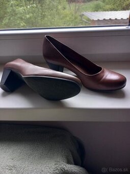 Dámska obuv / lodičky, zachovalé.