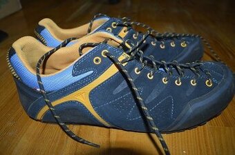 predam skoro nove turisticke topanky DACHSTEIN