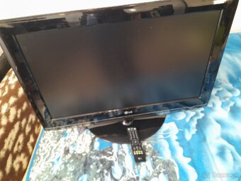 LCD TV LG uhlopriečka 85 cm