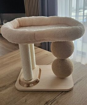 Škrabadlo, hračka a pelech pre mačky v jednom