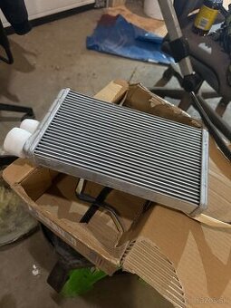 Výmenik tepla radiator kúrenia a4 b9