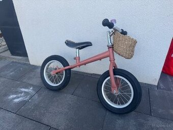 Dievčenské odrážadlo