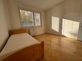 - ponúkame na predaj slnečný 2-izbový byt