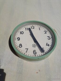 HODINY 60V PRIEMER je 32cm
