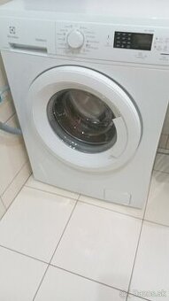 Práčka Electrolux - slim