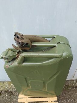 Bandaska 20 l vojenská .