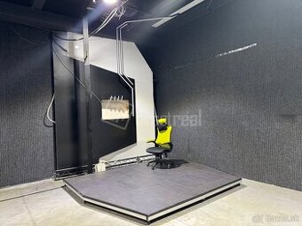 Nahrávacie štúdio, rádio, televízia, podcasty, influ…