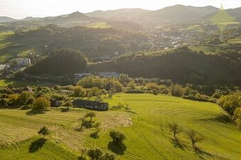 Váš súkromný raj s dychberúcim výhľadom a 9 444m2 veľkým poz