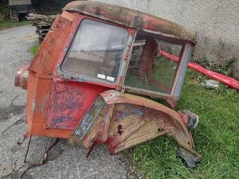 Kabina okruhla cervena na zetor