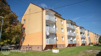 KOMPLETNÁ REKONŠTRUKCIA- 3i 66 m² + veľký balkón - Dubnica n