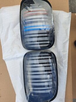BMW E46 ladvinky/maska M3 tricolor