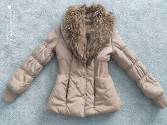 Krásna zimná bunda