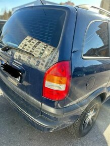 Opel Zafira 2002 na suciastky