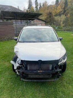 VW Touran 2012 1.6TDI- po nehode