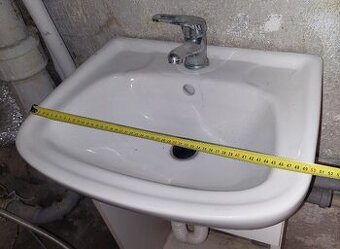 Umyvadlo 50cm ihneď k odberu s bateriou