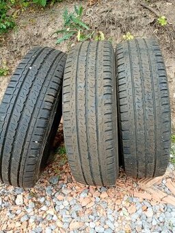 Predám pneumatiky R16c letné