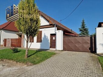 Krásny rodinný dom s rozľahlým pozemkom