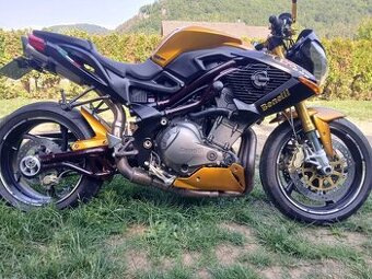 Benelli TNT 899