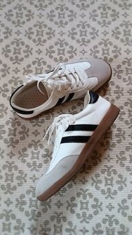Tenisky v štýle Adidas