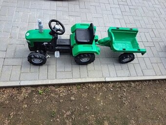 Detský šlapací traktor +detská hojdačka pre 3 deti