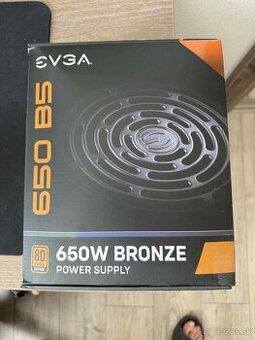 Modulárny zdroj EVGA 650 B5 Bronze
