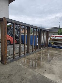 Konštrukcia pod kontajnerovy bazen