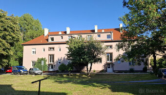 Pekný tehlový 2i byt upravený na 3i, Odborárska - Nové Mesto