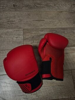 Chrániče a rukavice na box